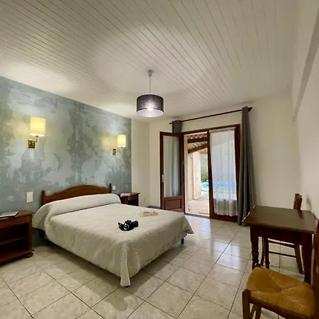 Bed and Breakfast Ferme Du Roc 3*